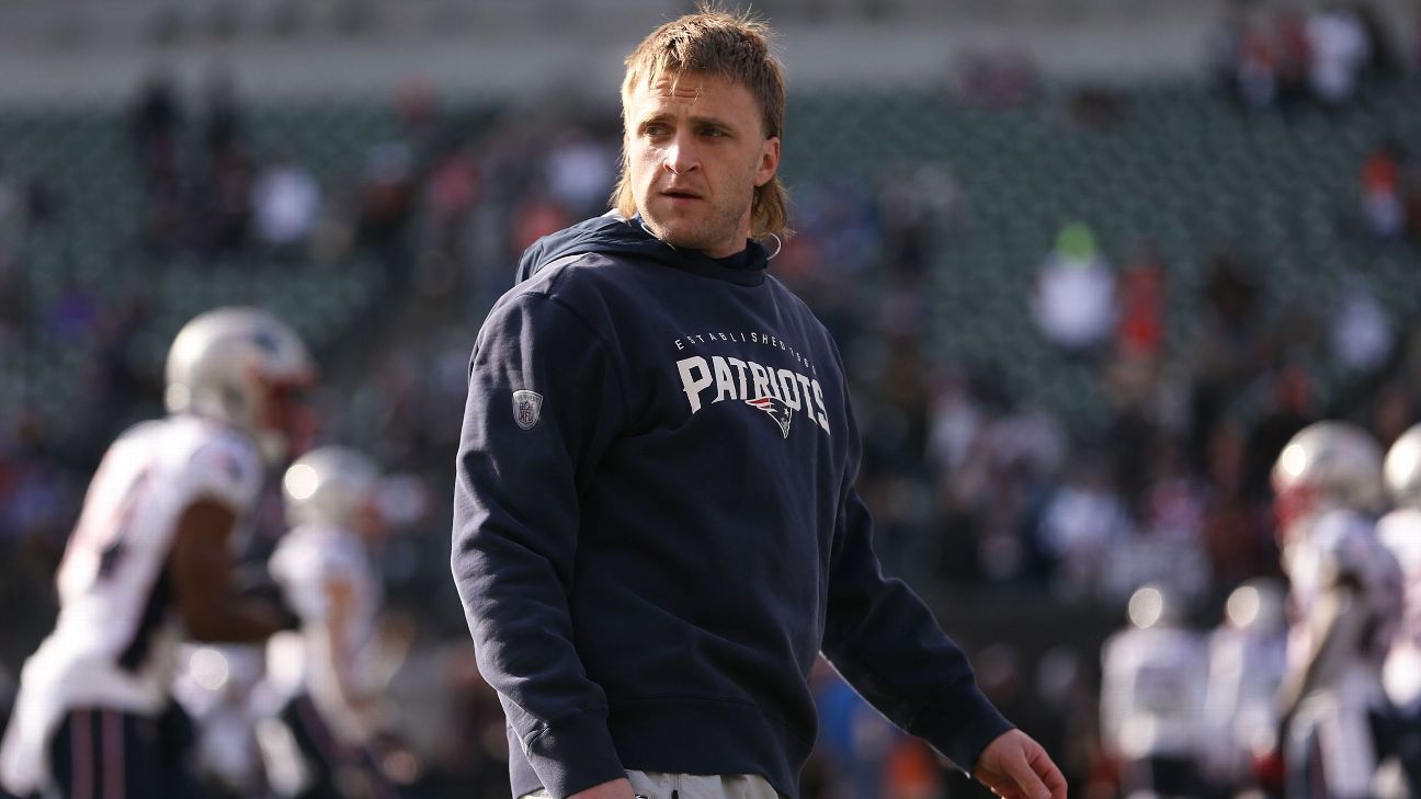 Sources: Belichick's son accepts DC job at UW