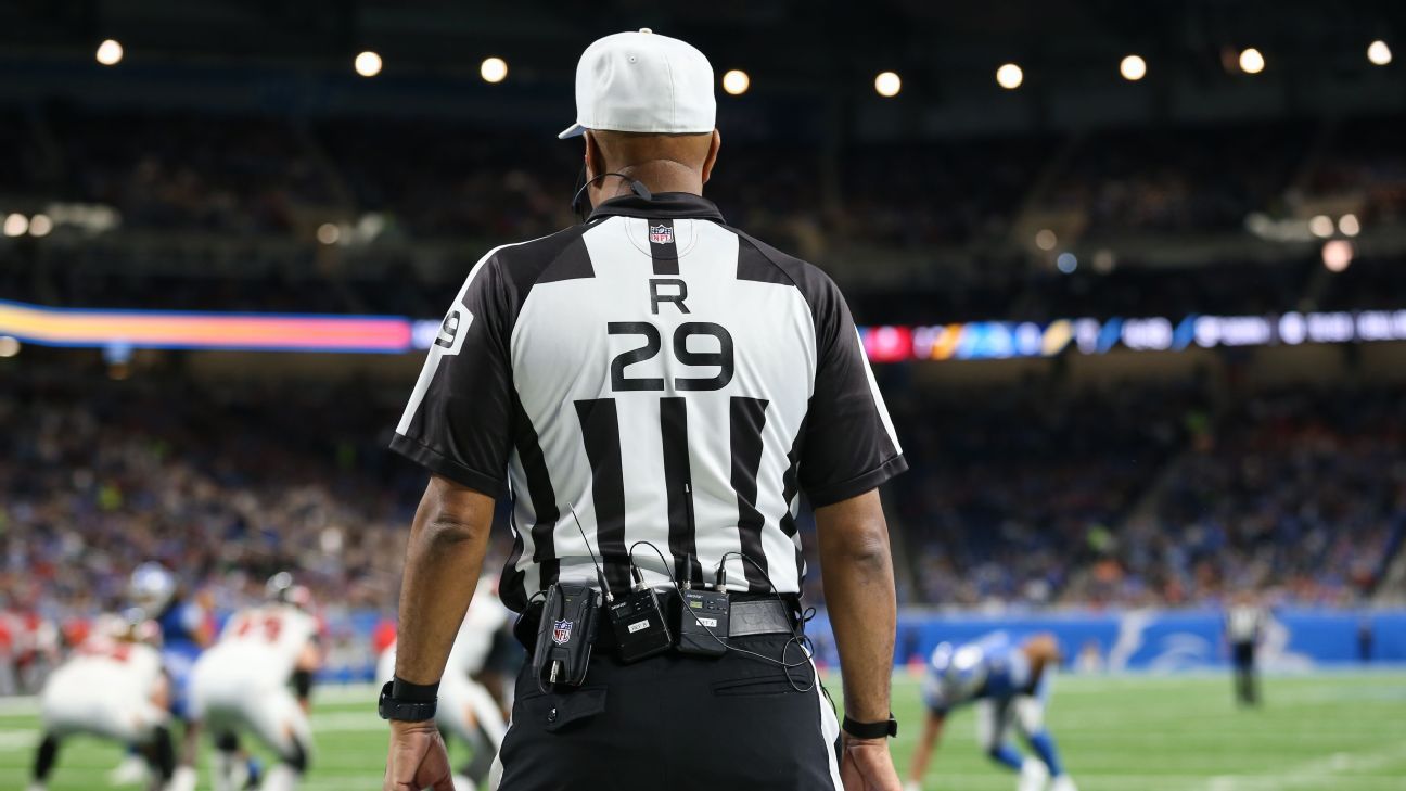 LOOK: NFL refs used wrist-mounted horns before whistles 