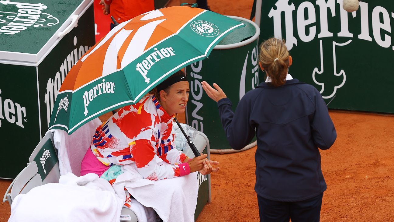 Victoria Azarenka walks off during rain delay, easily advances at ...