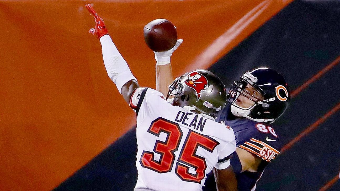 Jimmy Graham giving his hat to a young fan after tonight's game