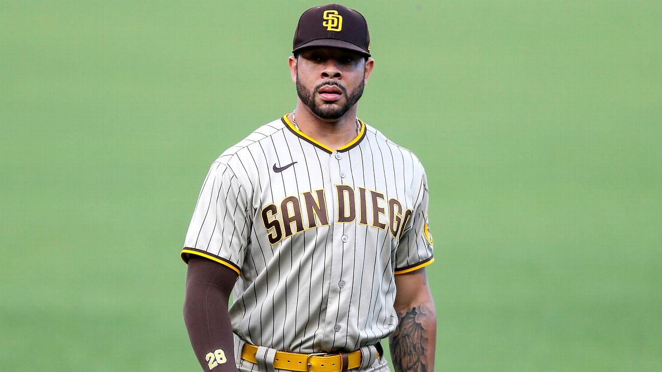 Tommy Pham ignores salty banter with Padres fans, leads DBacks to win