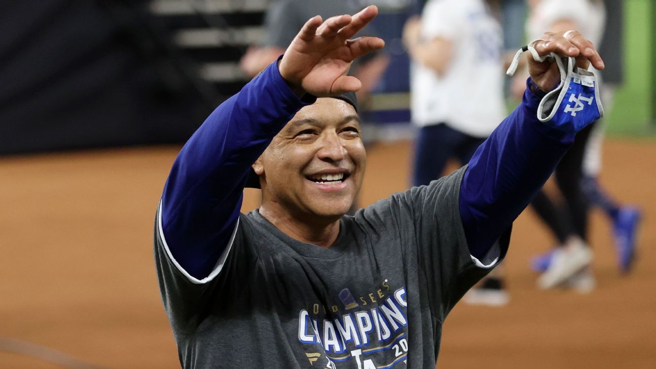 LOS ANGELES, CA - MARCH 31: Los Angeles Dodgers manager Dave Roberts (30)  looks on during a regular season game between the Arizona Diamondbacks and Los  Angeles Dodgers on March 31, 2023