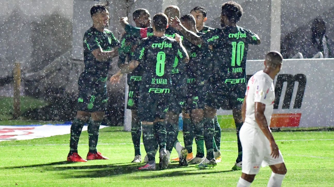 Palmeiras vence Bragantino no Paulista e faz nona final com Abel