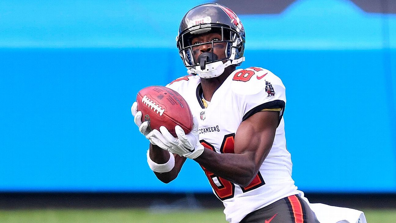 Tampa Bay Buccaneers WR Antonio Brown passes physical, officially