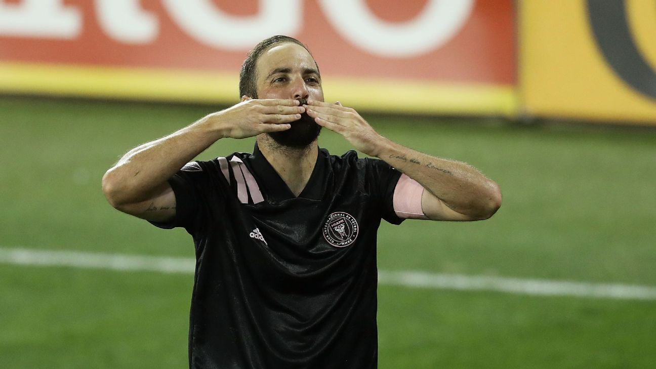 Higuain changed jersey number for daughter