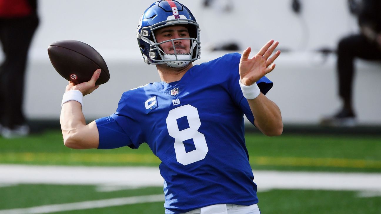 I'm good': New York Giants QB Daniel Jones (left ankle) optimistic after  leaving 20-12 home victory - ESPN