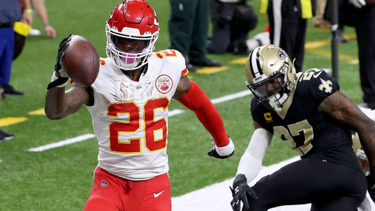 Sources – Chiefs ‘Le’Veon Bell, Sammy Watkins and Buccaneers’ Antonio Brown, Antoine Winfield Jr.  will be expected to play in Super Bowl