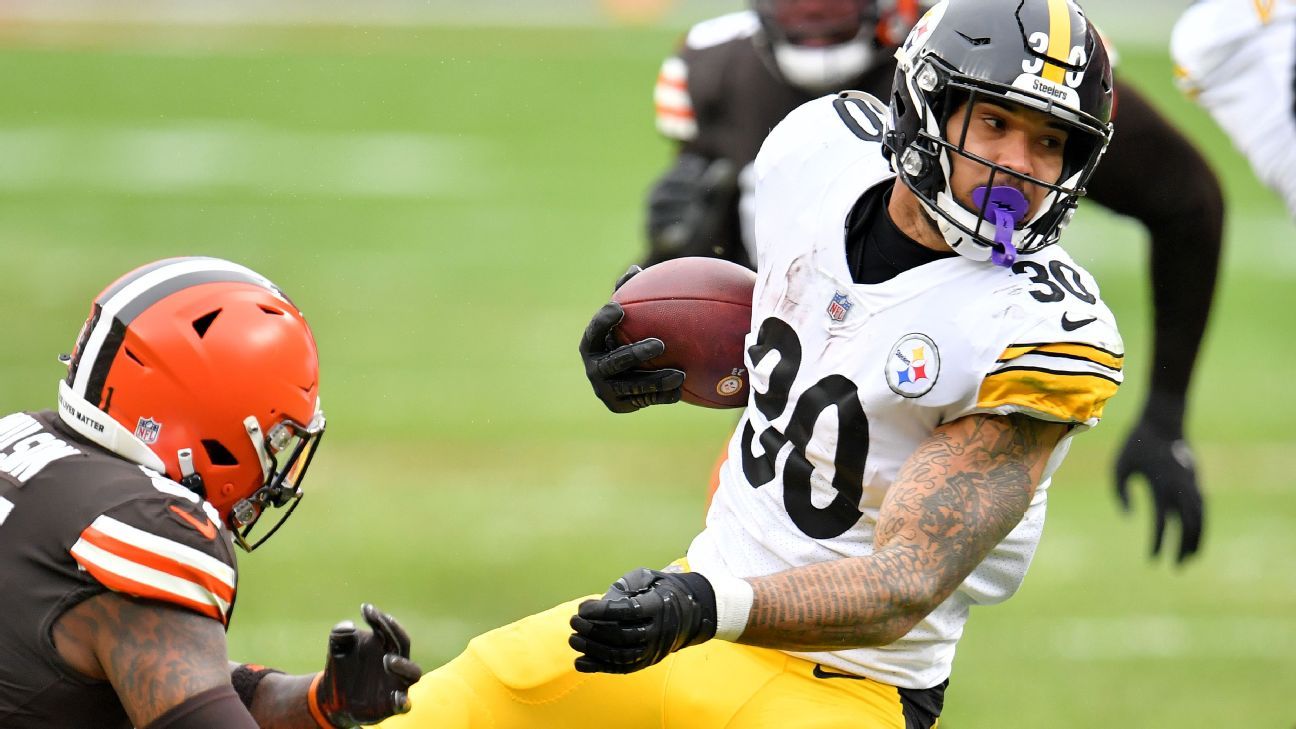 Pittsburgh Steelers running back James Conner during an NFL