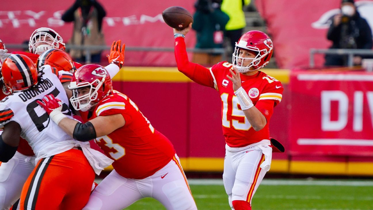 Patrick Mahomes leads Chiefs in a methodical launch attempt for a 1-yard touchdown race