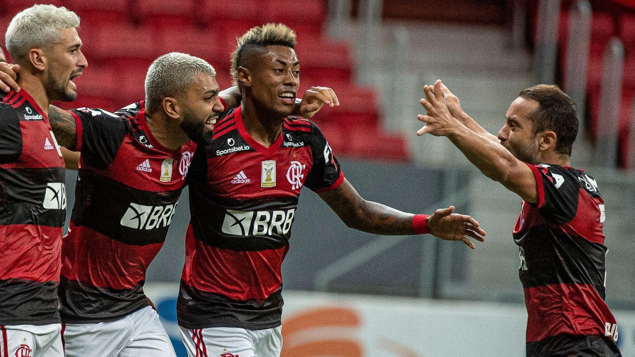 Quarteto multicampeão pelo Flamengo volta a começar um jogo junto após mais de um ano