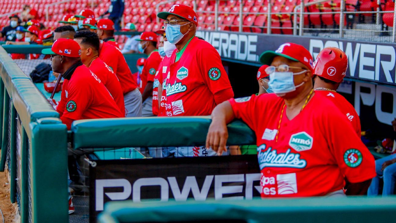 Coaches of Panama sufren robo durante juego ante Venezuela