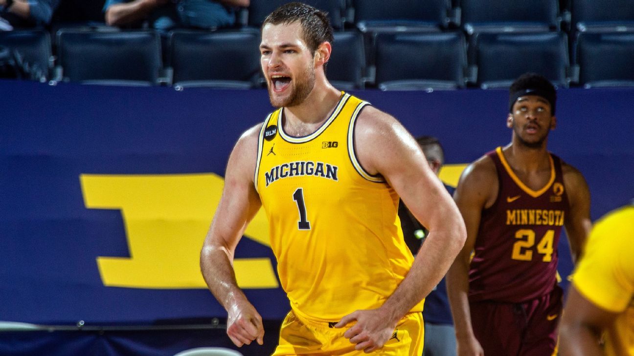 Michigan men's basketball center Hunter Dickinson enters NBA draft