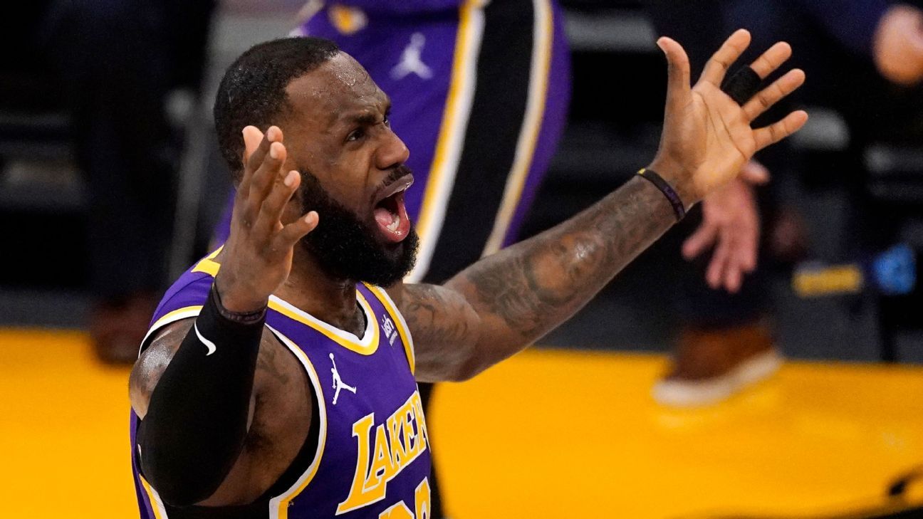 The NBA warns LeBron James and Kyle Kuzma of fake fouls