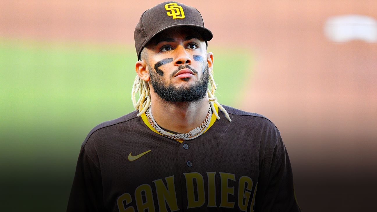 Fernando Tatis' father blames haircut for Padres suspension