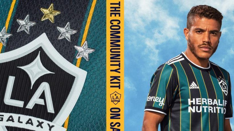 Campos, Jones and Jonathan dos Santos model the new “community kit” of the Galaxy
