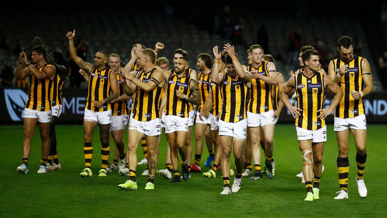 Hawthorn downs Essendon in thrilling Round 1 AFL comeback