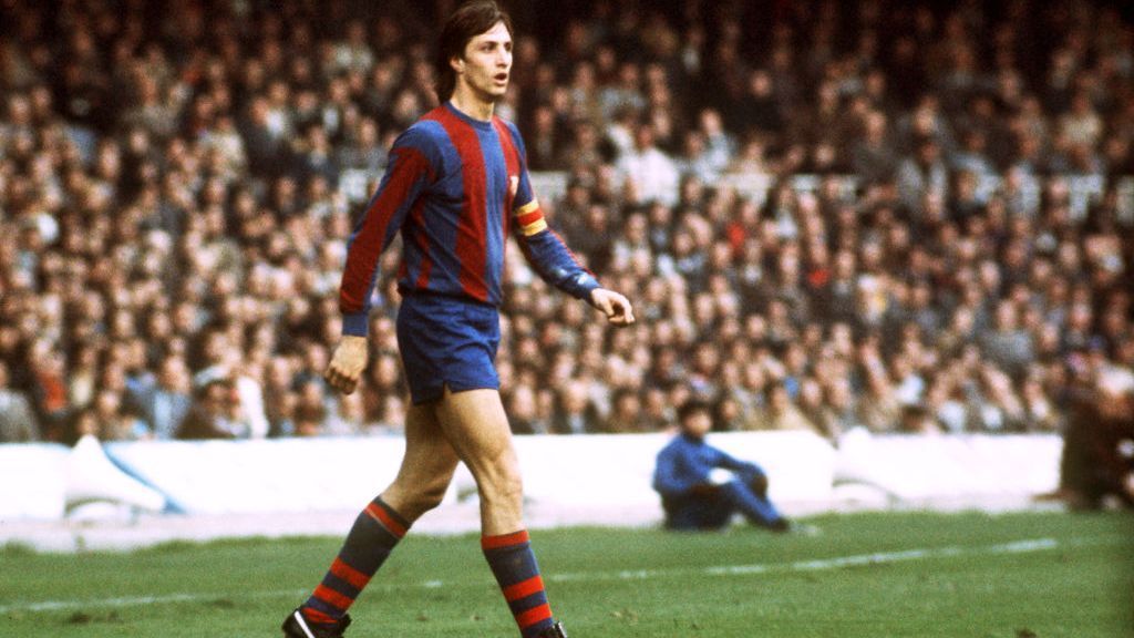 Johan Cruyff, la estrella que marcó la esencia del fútbol holandés - CNN  Video