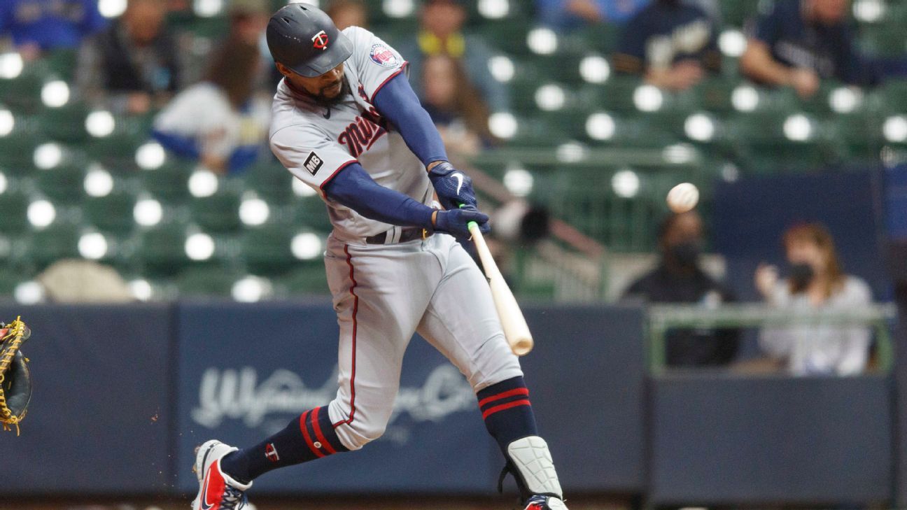 Twins' Byron Buxton says compensating for knee tendinitis contributed to  hip strain