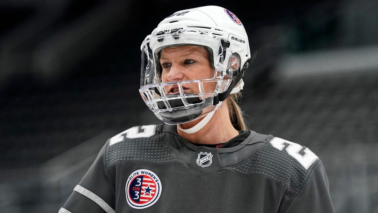 Kacey Bellamy Retiring From U S Women S Hockey Team After Nine World Championships