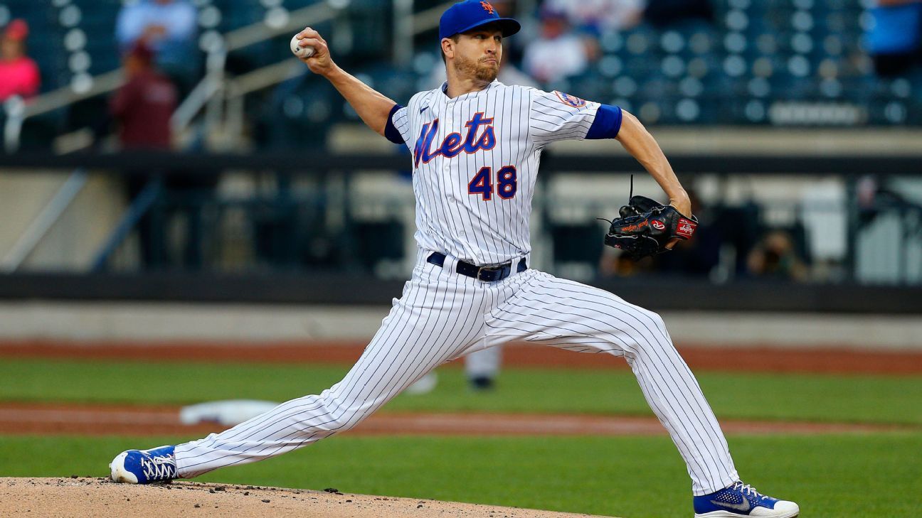 Mets put Jacob deGrom on injured list with right side tightness