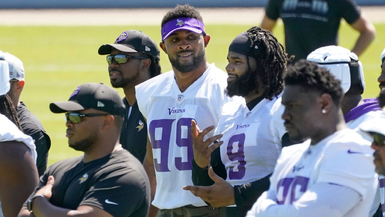 Danielle Hunter's Agent Playing Hardball With Vikings: Insider