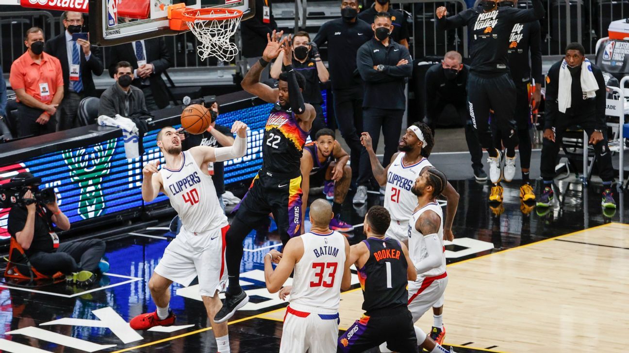 Suns vs. Clippers Game 2 video: Deandre Ayton slams home buzzer-beater with  0.8 seconds left for win - DraftKings Network