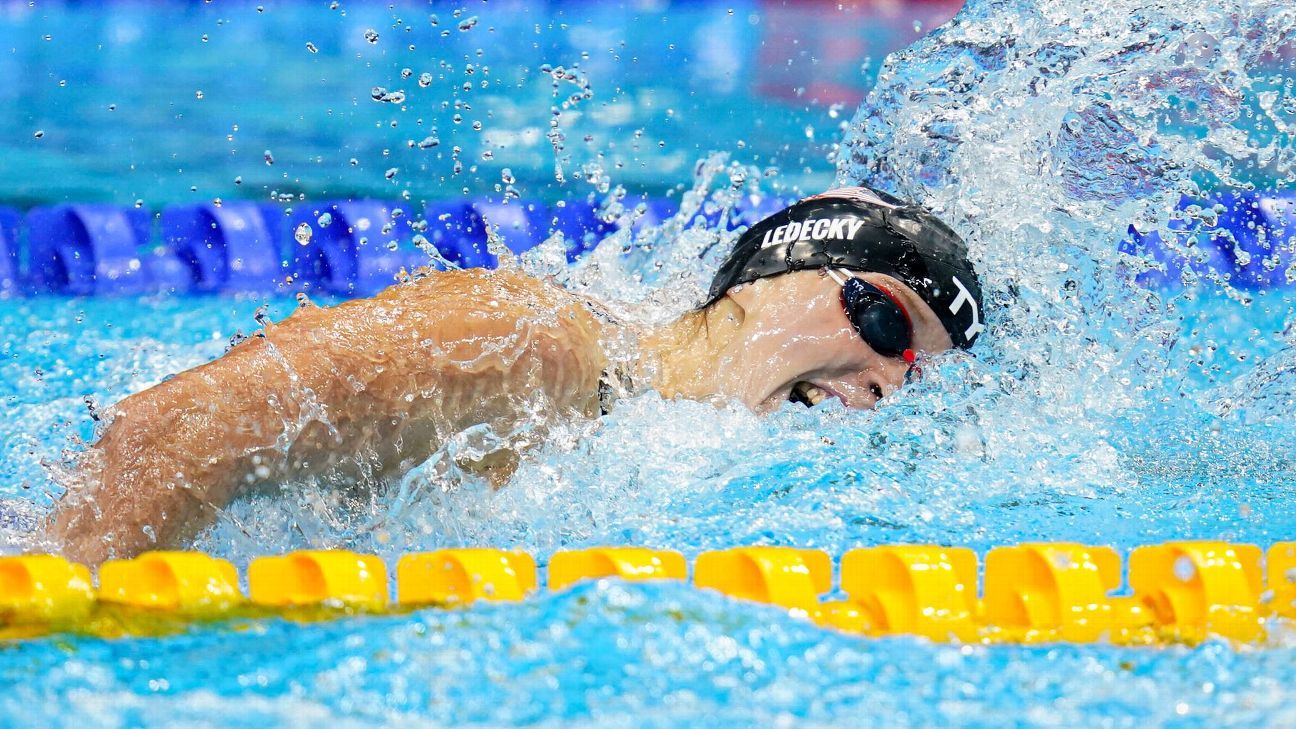 Katie Ledecky adds to historic medal count with 800 freestyle title at