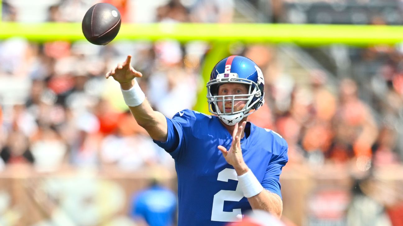 New York Giants quarterback Mike Glennon (2) looks to throw a pass