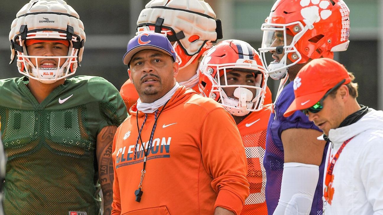 Virginia Cavaliers hire Clemson Tigers OC Tony Elliott as head football coach