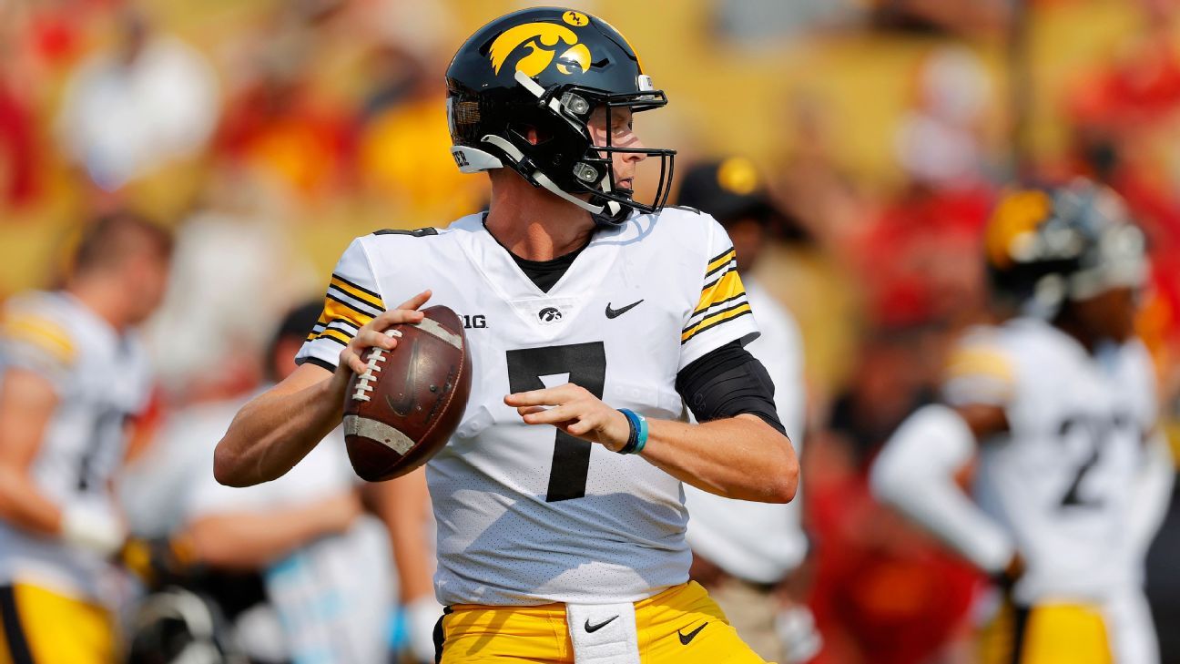 Spencer Petras to start at quarterback for Iowa Hawkeyes - ESPN