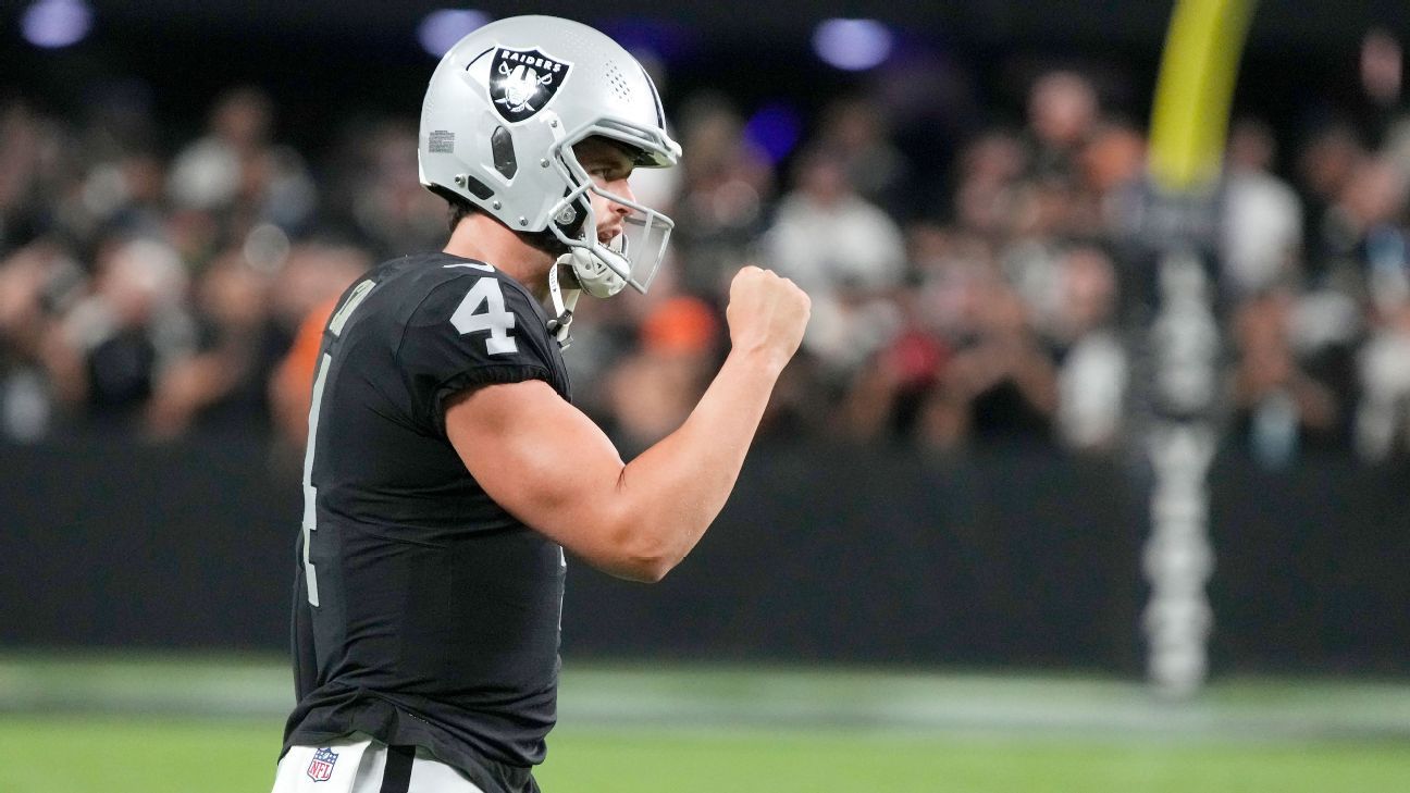 Derek Carr rallies Las Vegas Raiders past Baltimore Ravens in wild