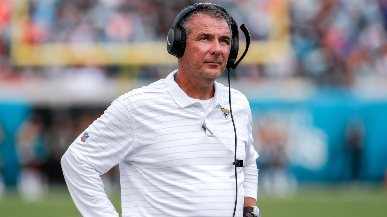 Jaguars Fire Coach Urban Meyer After Less Than a Season - The New York Times