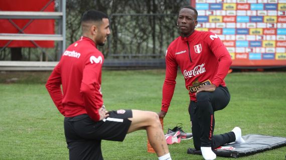 Luis Advíncula sufrió un desgarro en el entrenamiento y es baja ante Argentina