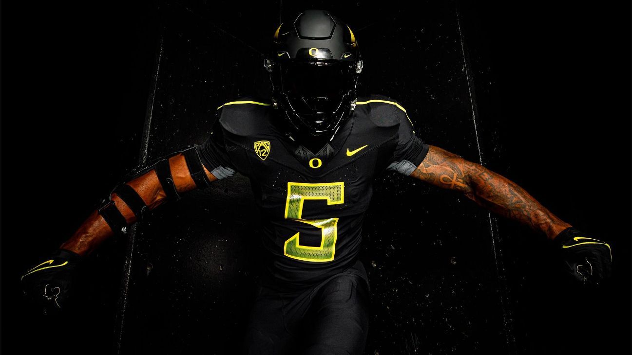 5 great college football uniforms