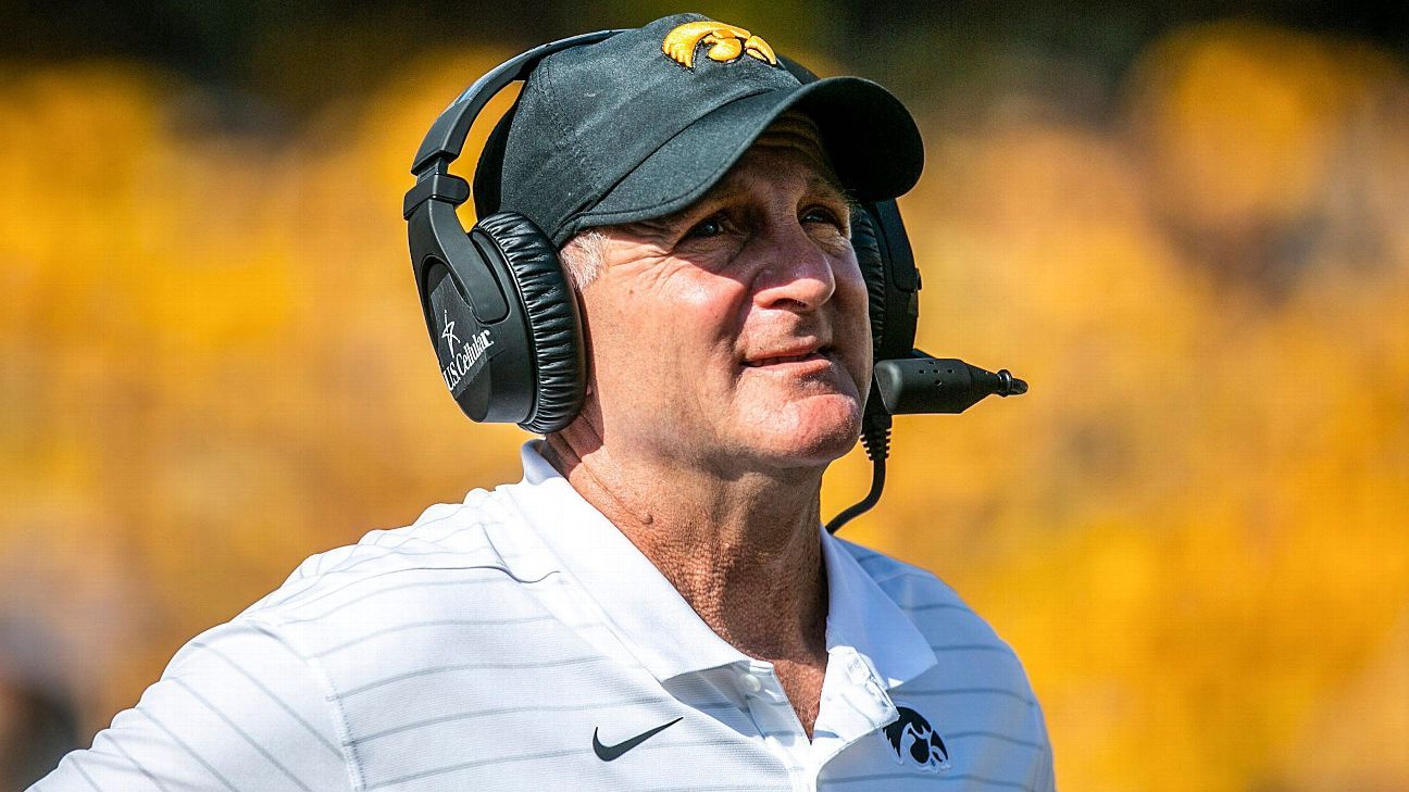 Iowa DC Parker wins Broyles Award as top asst.