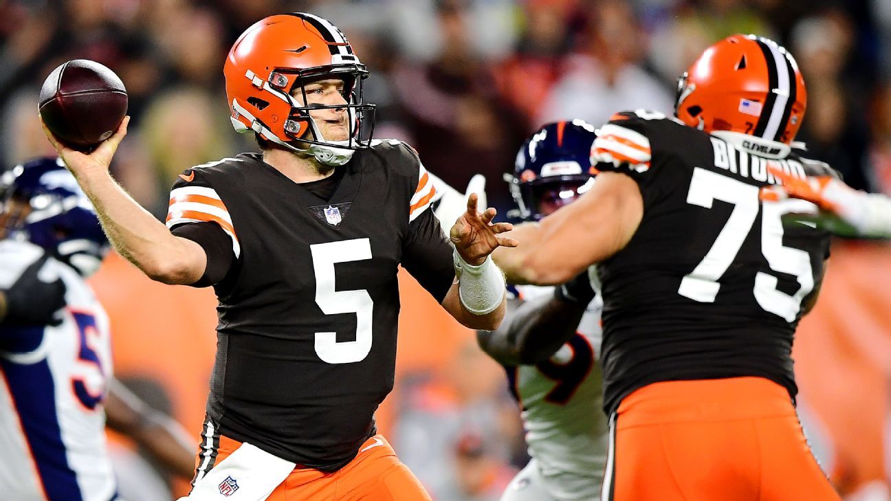 Case Keenum -- in for Baker Mayfield -- helps Browns end skid, stay in playoff r..