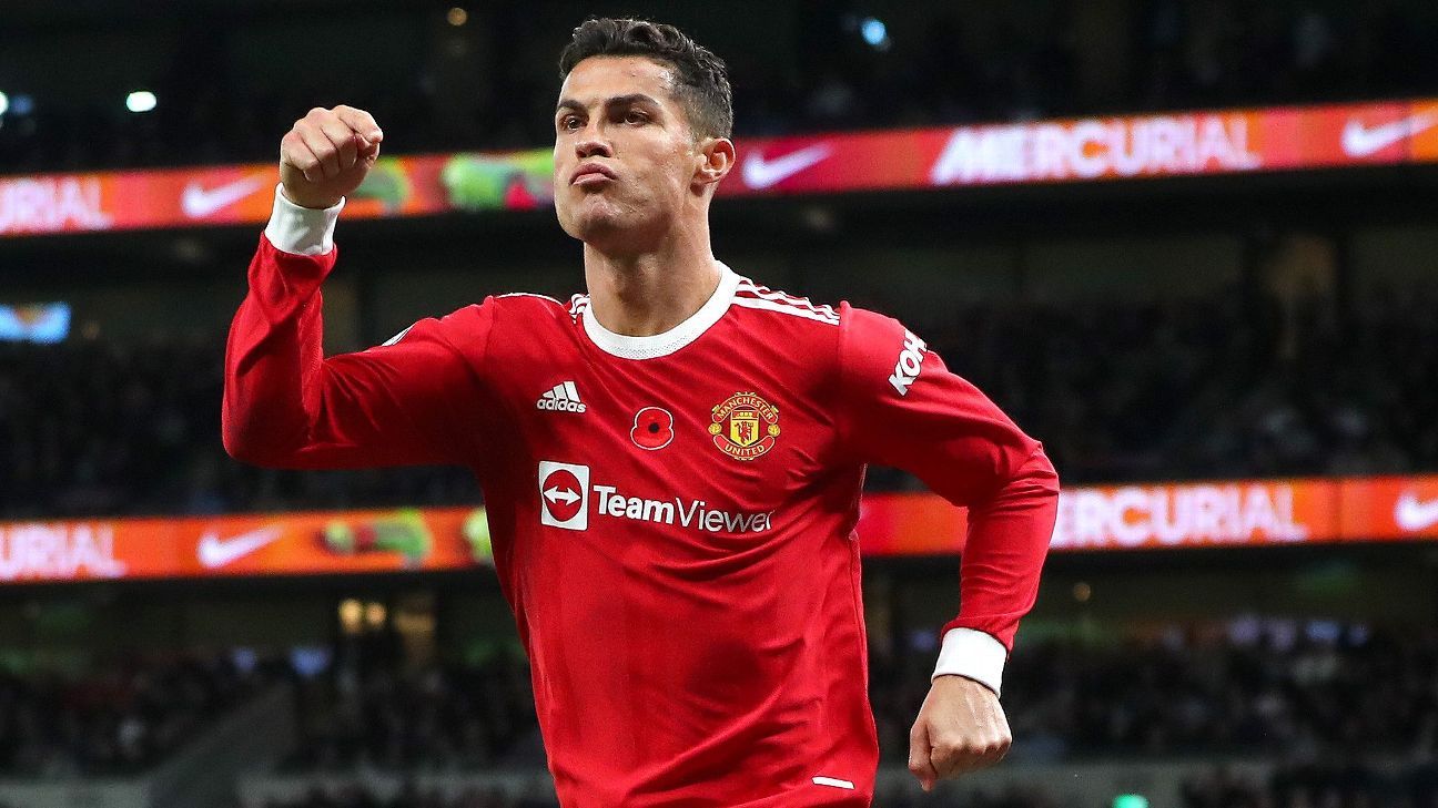 Manchester United's Cristiano Ronaldo sets sights on playing until age 42