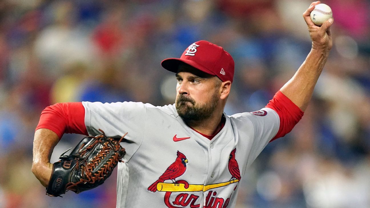 relevista-t-j-mcfarland-asegura-un-contrato-por-1-a-o-y-se-queda-con