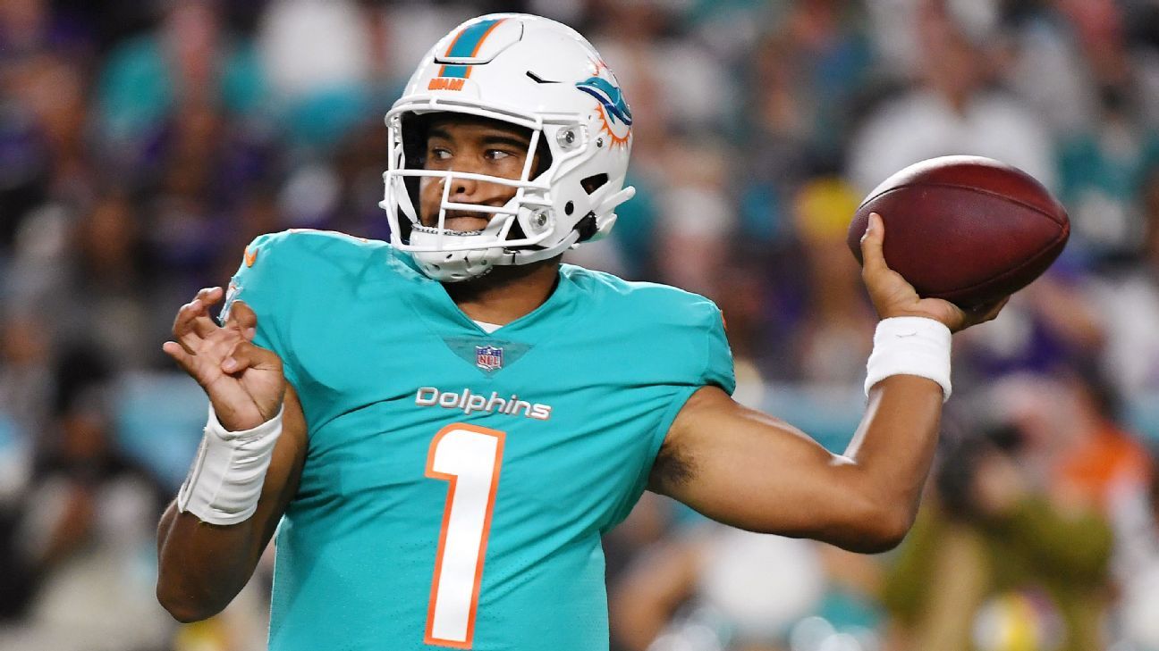 Miami Dolphins' Brian Flores: Kept Tua Tagovailoa in because he was playing well