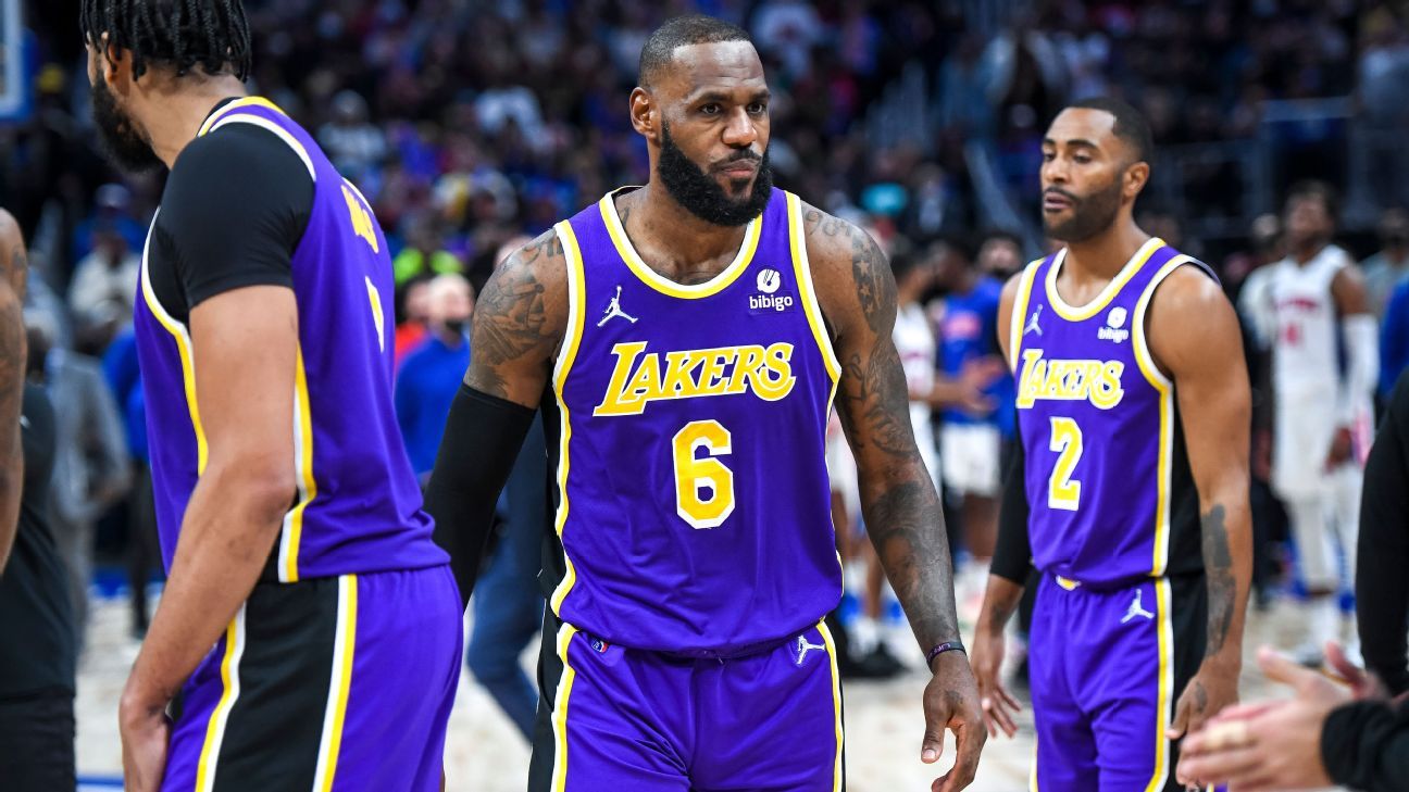 LeBron James é o jogador mais velho do Los Angeles Lakers a marcar 30 pontos triplos triplos