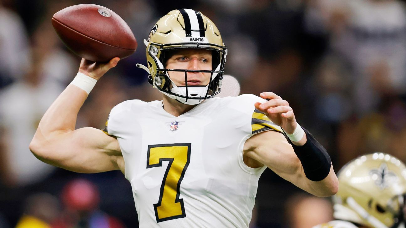 Are 9-Inch Hands Like Jared Goff's Capable of Holding a Football