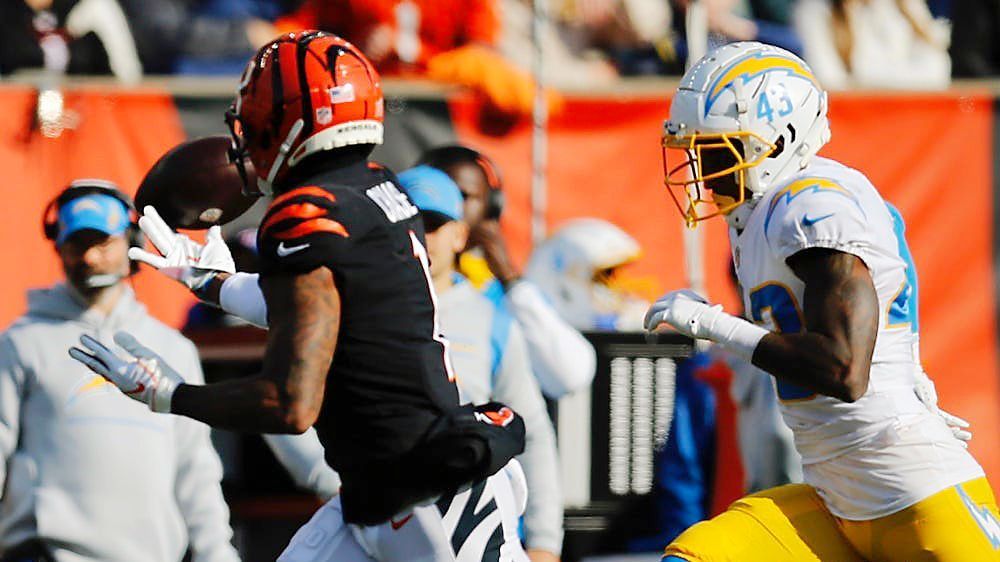 Chargers' Michael Davis makes wild interception of Bengals