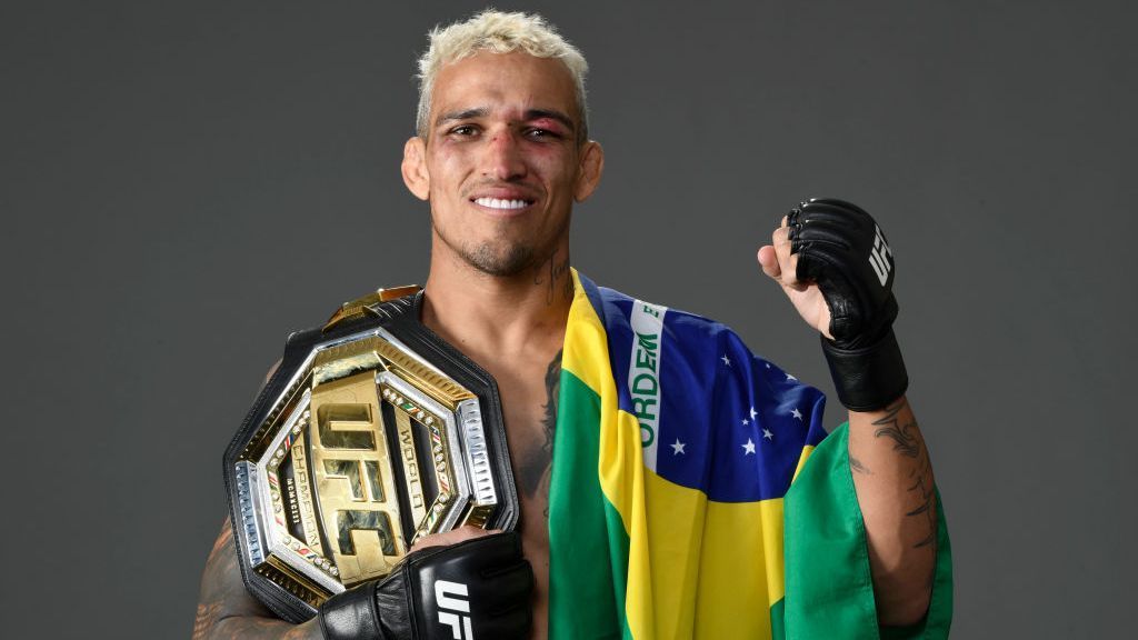 Conheça campeão do UFC que se aposentou após morte do pai - Fotos