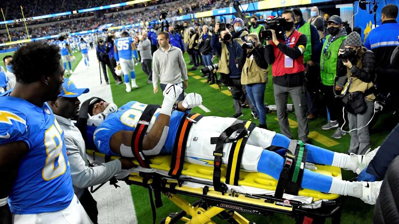 Los Angeles Chargers TE Donald Parham Jr. foi diagnosticado com uma concussão após um acidente assustador no campo