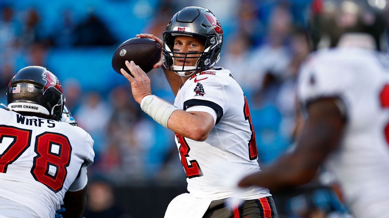 Brady, Bucs rout Panthers 32-6 to clinch NFC South title