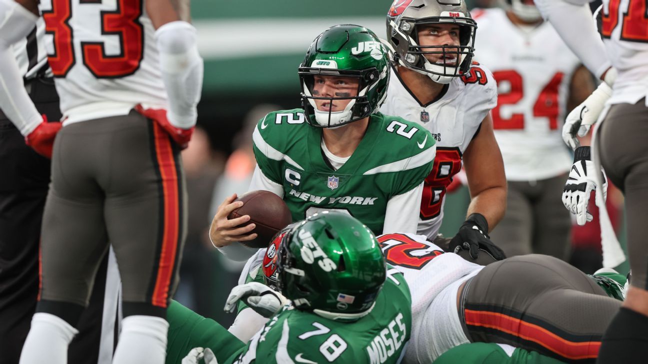 Robert Saleh 'sick' as New York Jets botch 4th-down call in loss to Tampa Bay Bu..