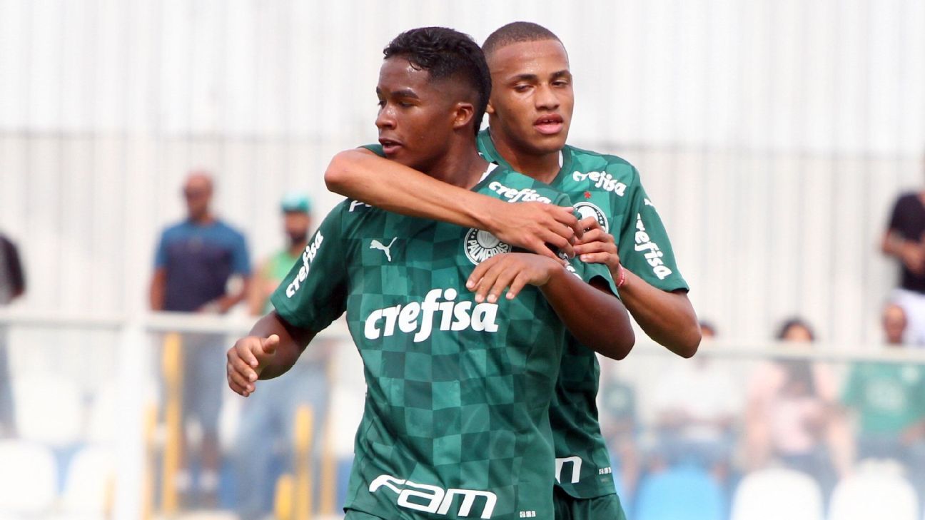 Endrick comemora vitória na estreia da Copinha