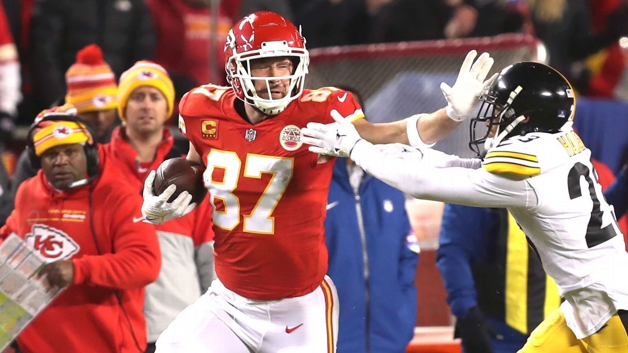 Travis Kelce's first career passing TD helps Chiefs dominate Steelers