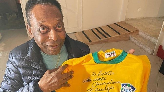 Pele responding well to treatment for respiratory infection - hospital