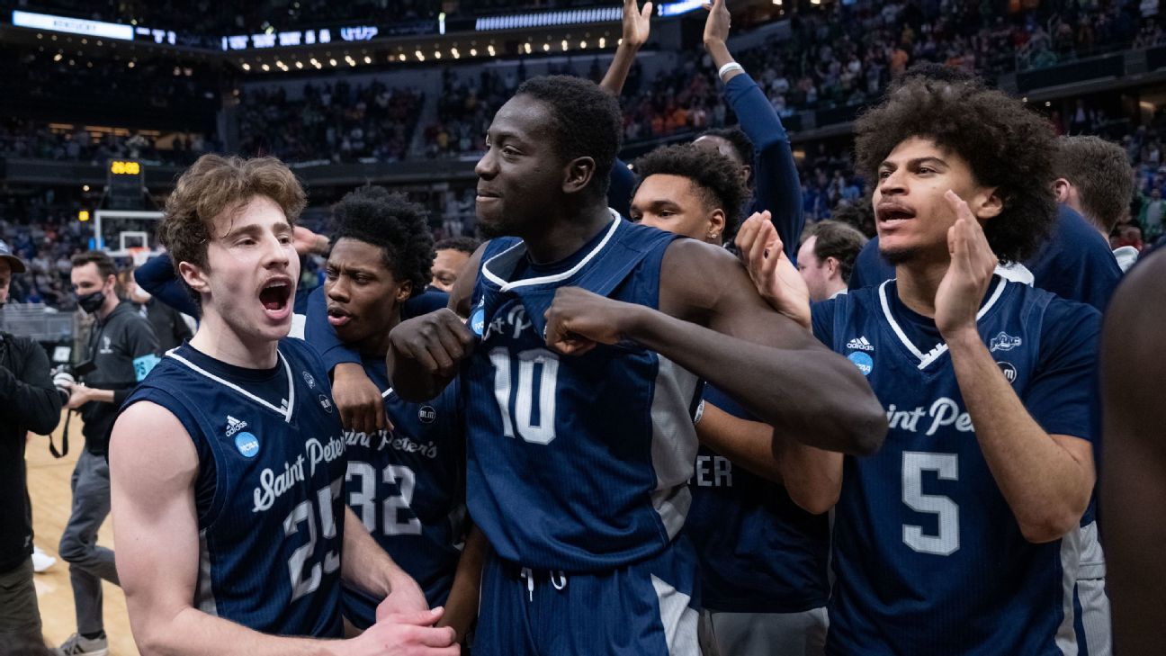 Le trio vedette de Saint Peter composé de Daryl Banks, Matthew Lee et Doug Edert est entré sur le portail de transfert de basket-ball masculin